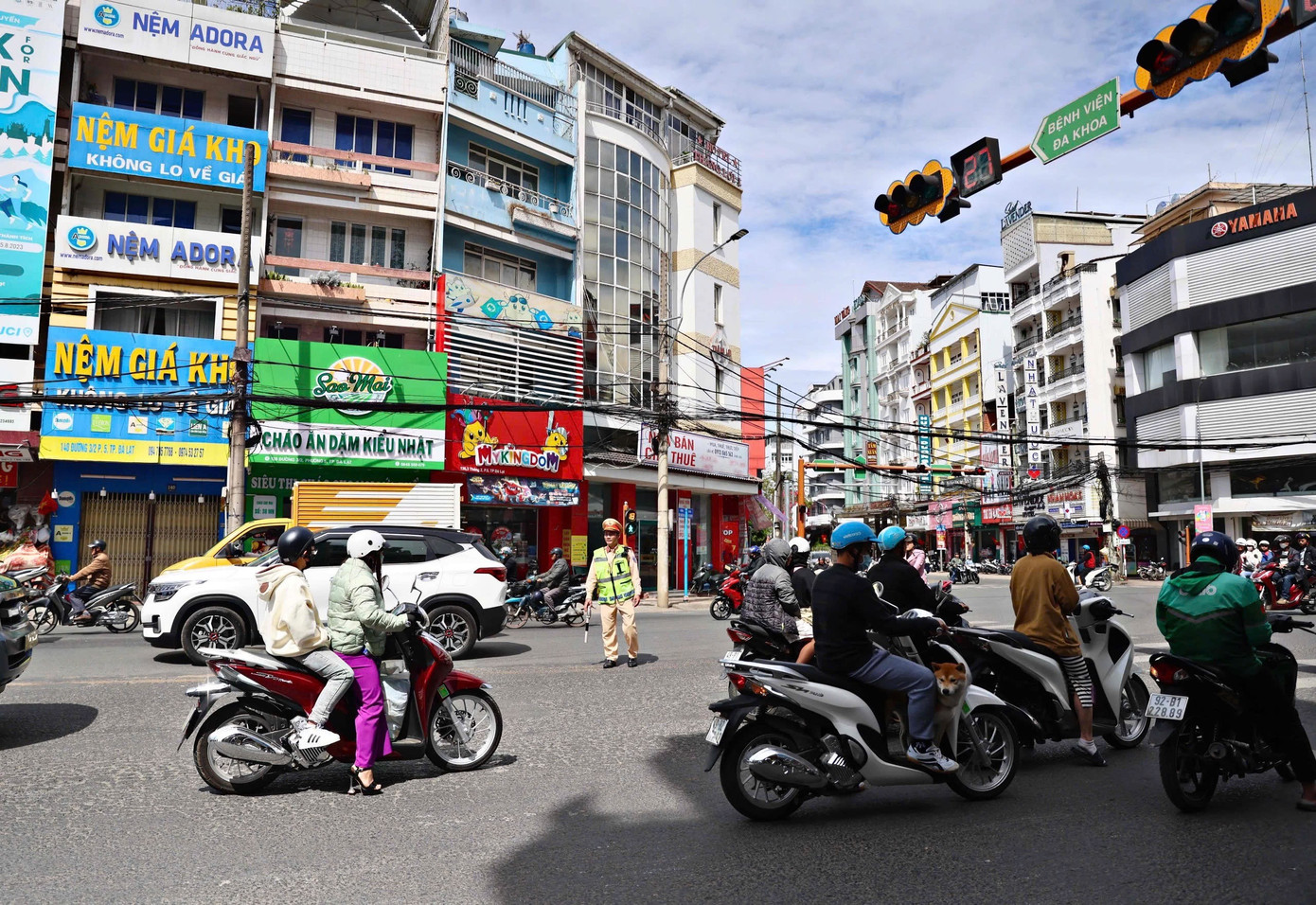 Siết xe tải và xe khách vào trung tâm Đà Lạt, những tuyến nào bị hạn chế? - Ảnh 1