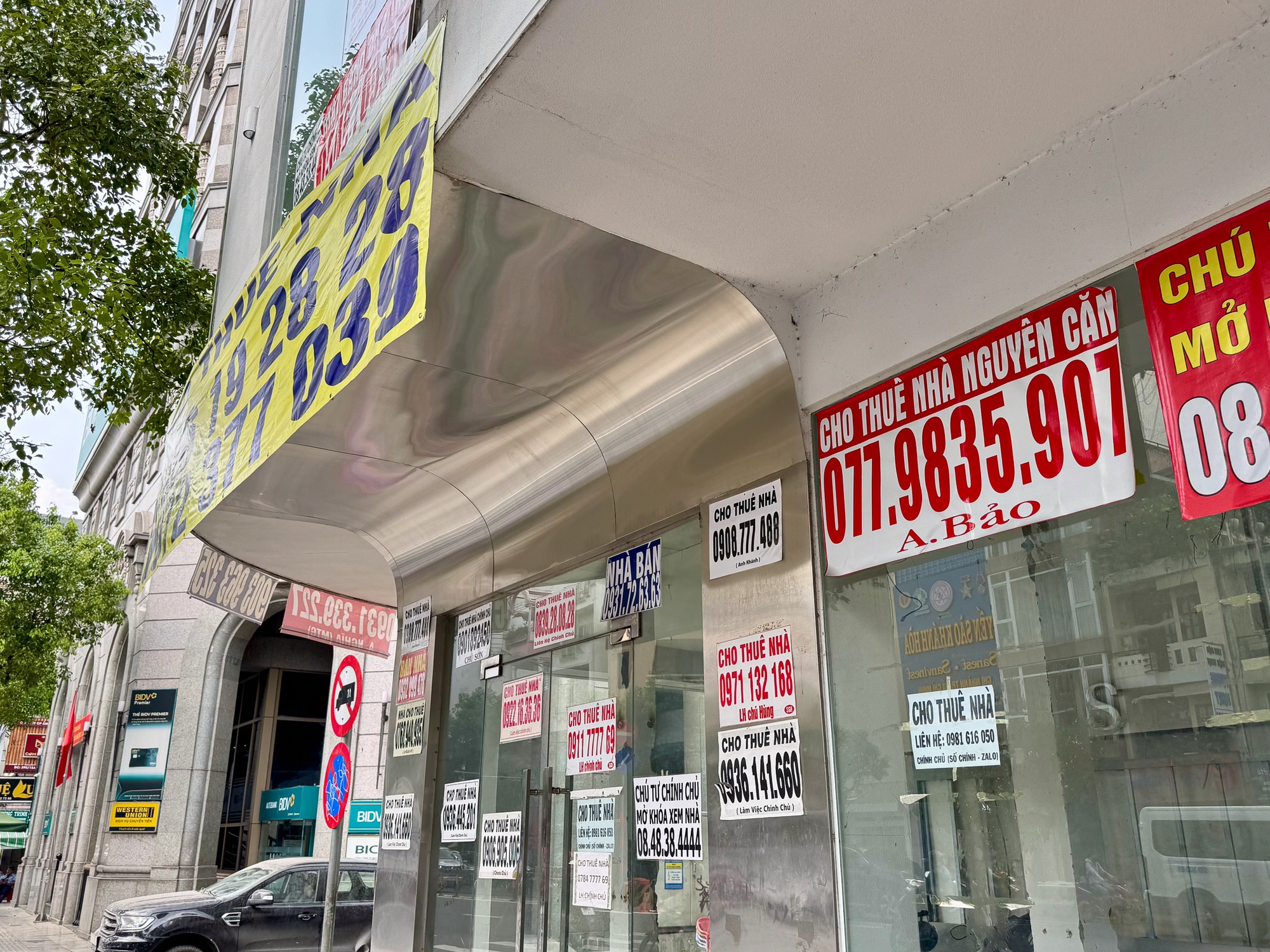 Cận Tết mặt bằng trung tâm “cài then đóng cửa”, giá thuê giảm sâu - Ảnh 2