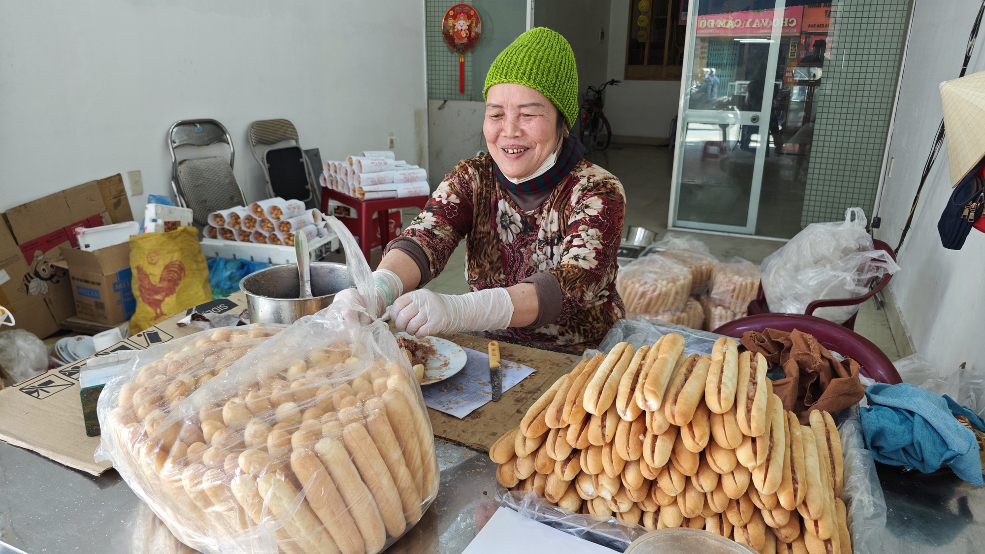 Về Hải Phòng gặp người bán pate truyền thống, lượng khách giảm 60%: “Chúng tôi không có quan hệ gì với pate Cột Đèn kia” - Ảnh 6