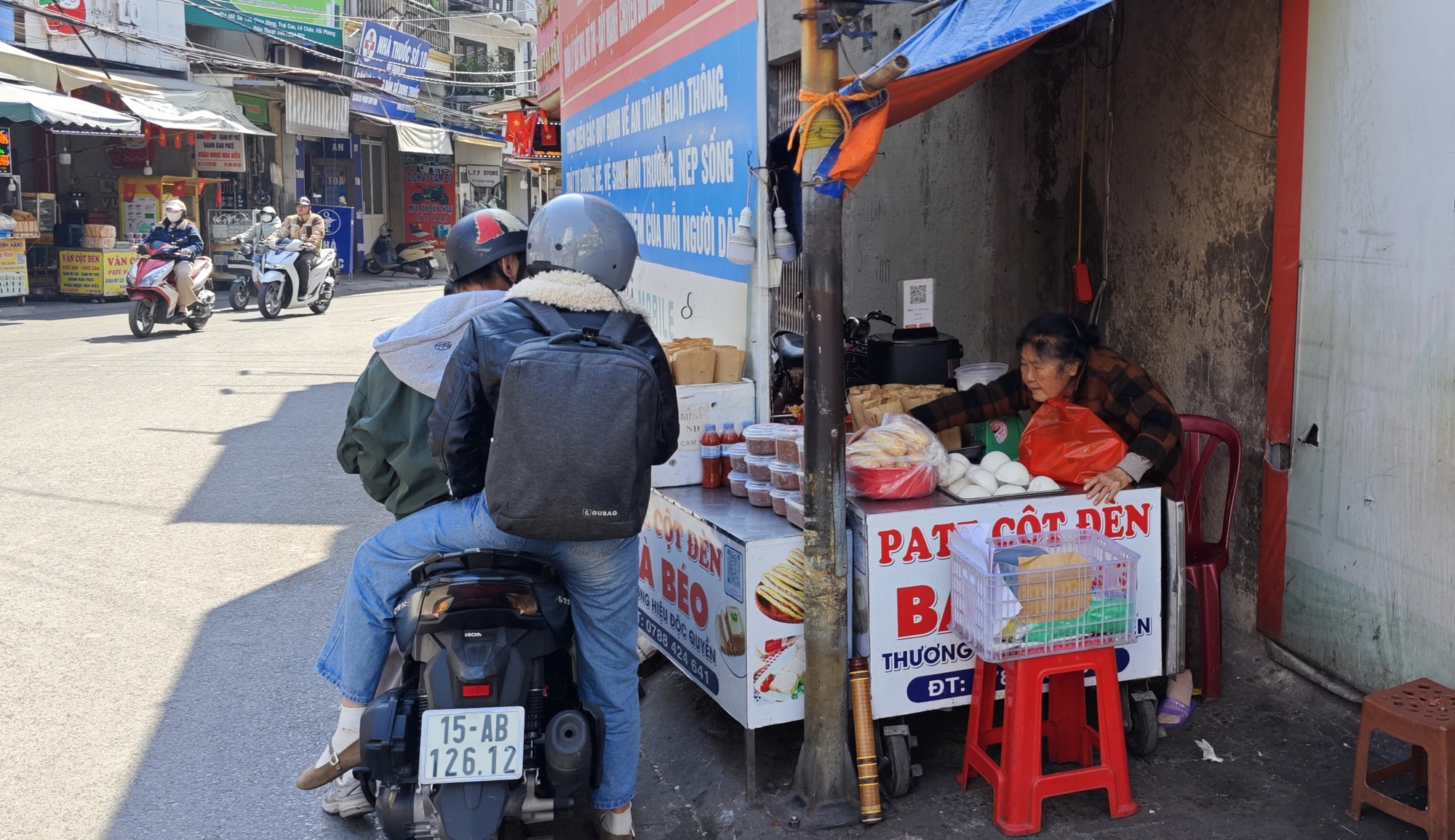 Về Hải Phòng gặp người bán pate truyền thống, lượng khách giảm 60%: “Chúng tôi không có quan hệ gì với pate Cột Đèn kia” - Ảnh 15