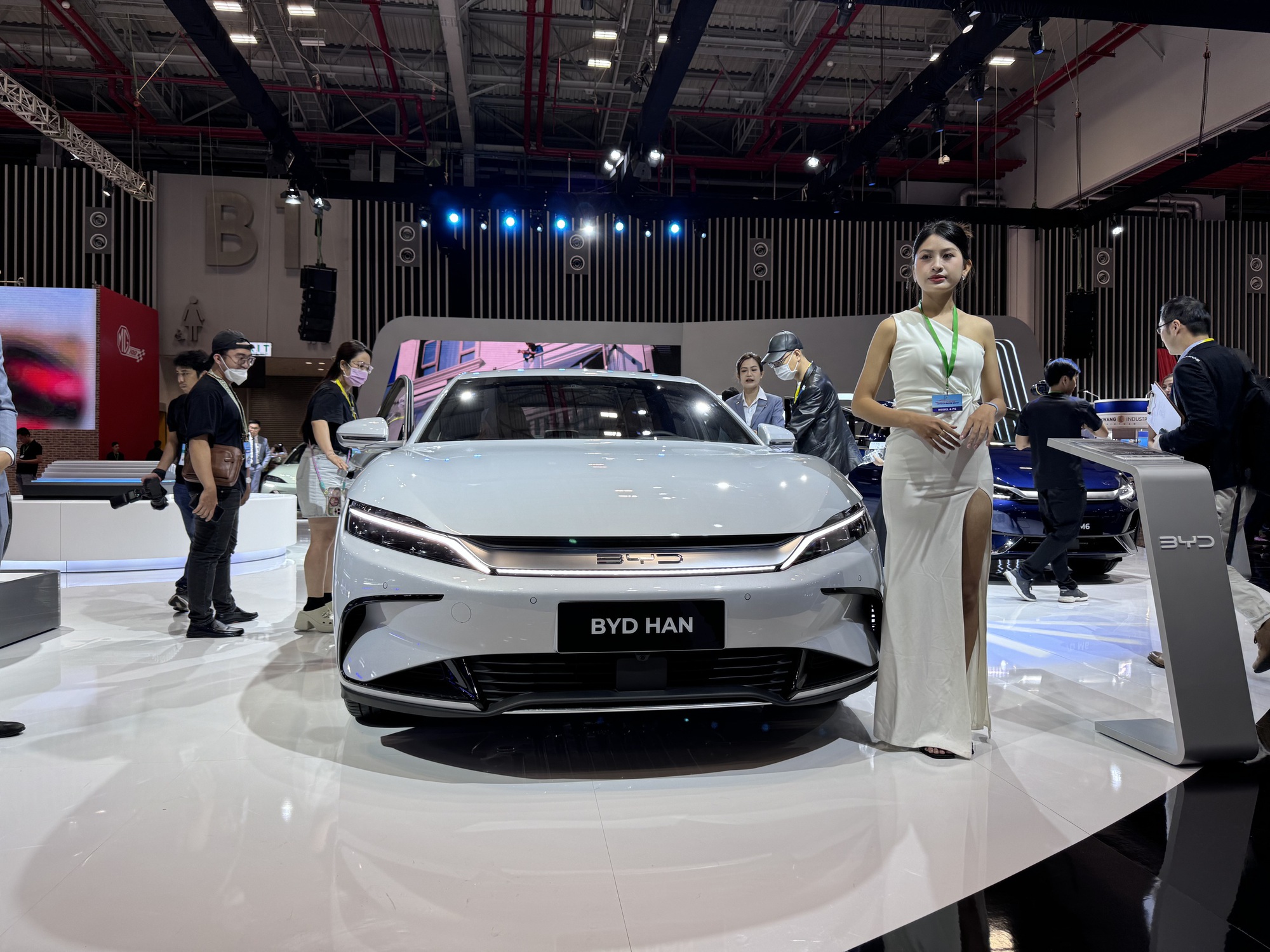 Vì sao nguồn cung ô tô tăng nhưng sức mua yếu - Ảnh 1