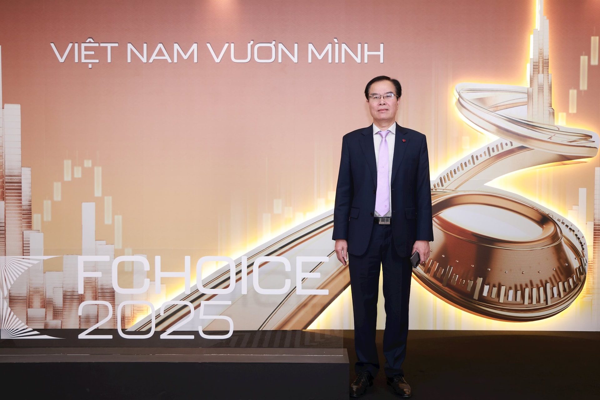 Dàn "khách VIP" tham dự Lễ vinh danh FChoice 2025 và "hiến kế" nắm bắt cơ hội đầu tư trong năm 2026 - Ảnh 9