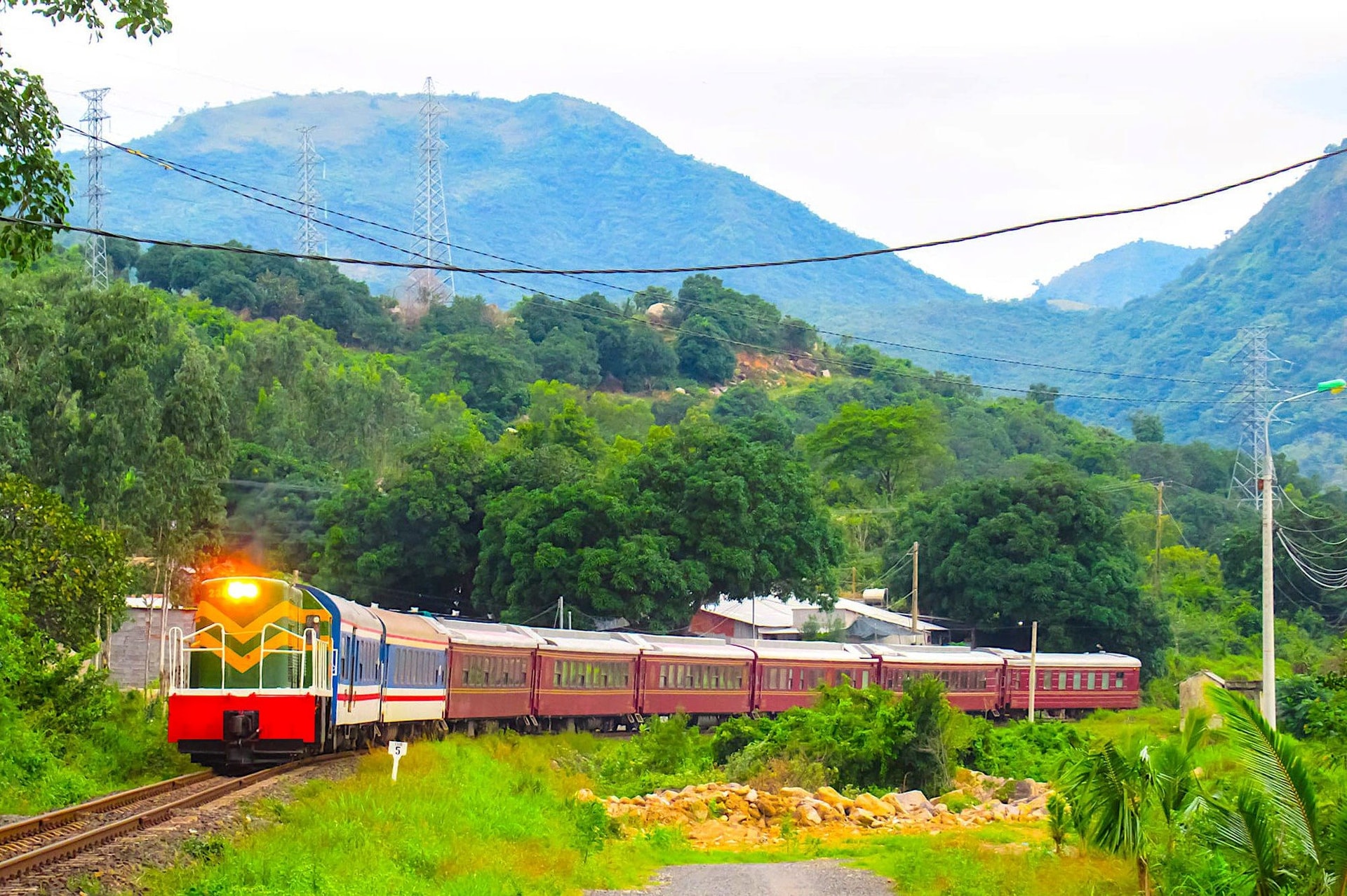 Sẽ có thêm tuyến đường sắt gần 60km, nối thẳng tới biên giới - Ảnh 1