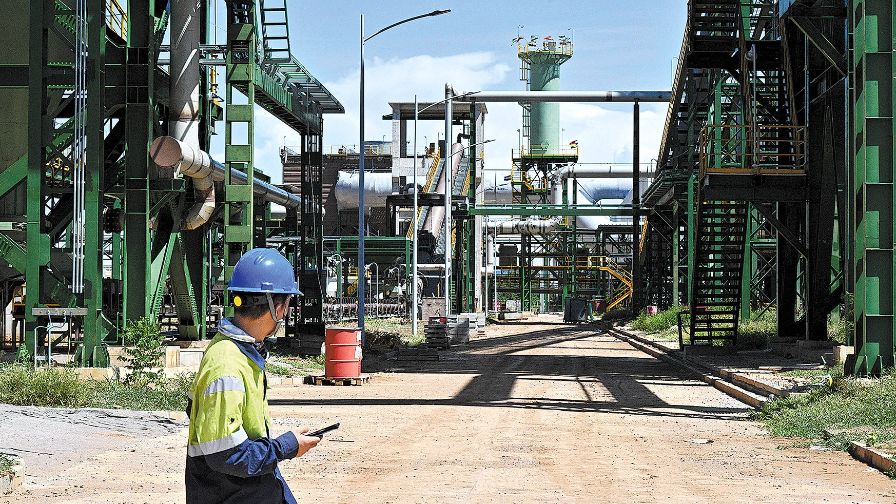 Đội vốn nghiêm trọng, hợp đồng sai sót, 2 nhà máy luyện kim có tổng vốn hơn 23.000 tỷ đồng do nhà thầu Trung Quốc xây dựng 'lọt vào tầm ngắm', 1 dự án chịu kết cục buồn - Ảnh 1