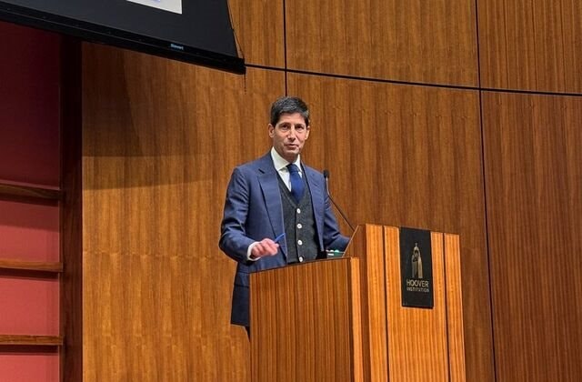 Ông Trump đề cử người thay thế Chủ tịch FEd Jerome Powell - Ảnh 1