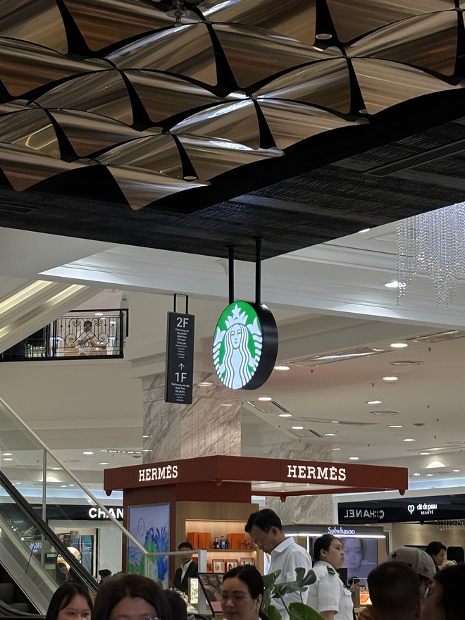 Starbucks "ôm" loạt vị trí vàng tỷ đồng - ván cược mặt bằng tại Việt Nam - Ảnh 7