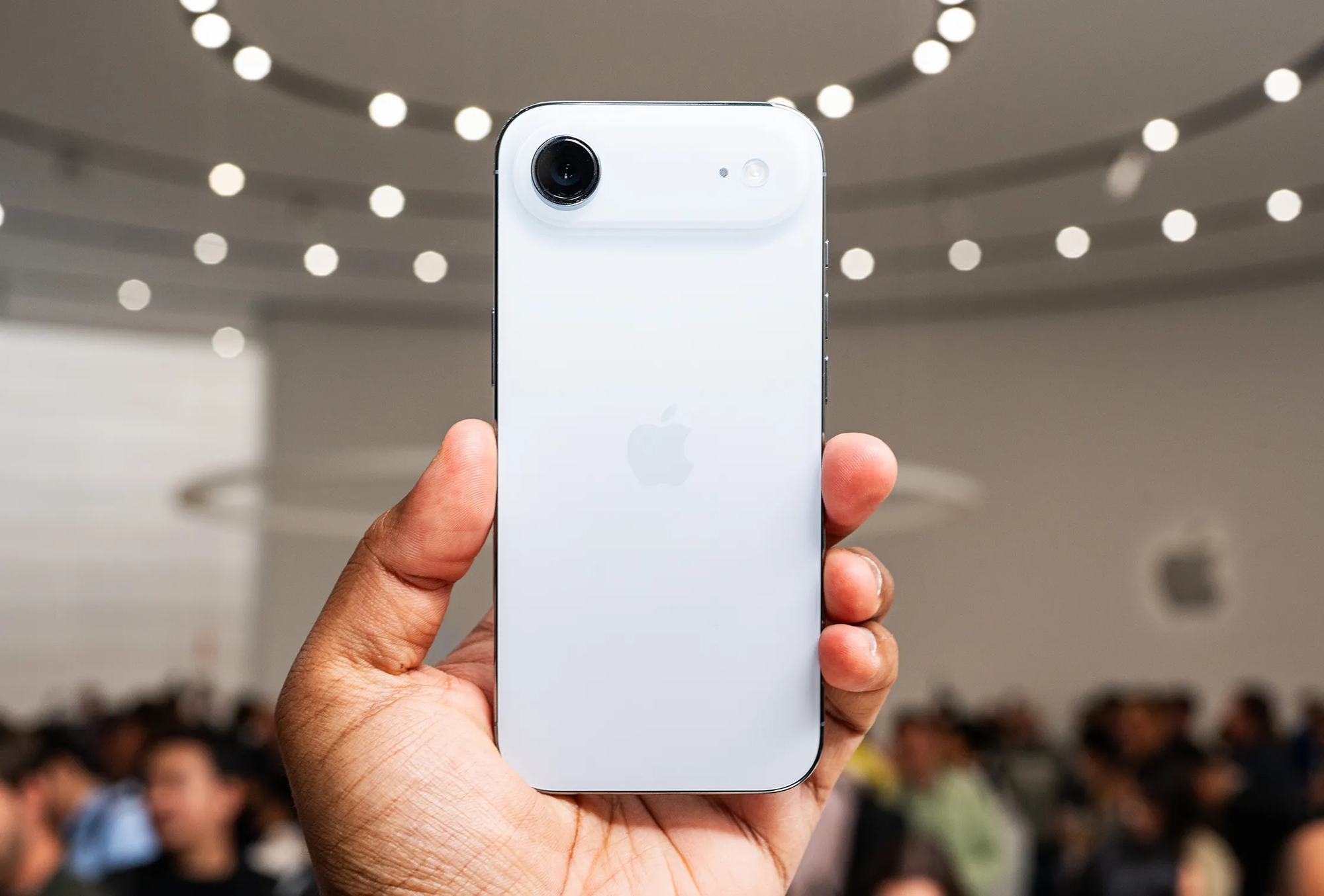 Mẫu iPhone mới giảm giá gần 10 triệu đồng trước Tết - Ảnh 2