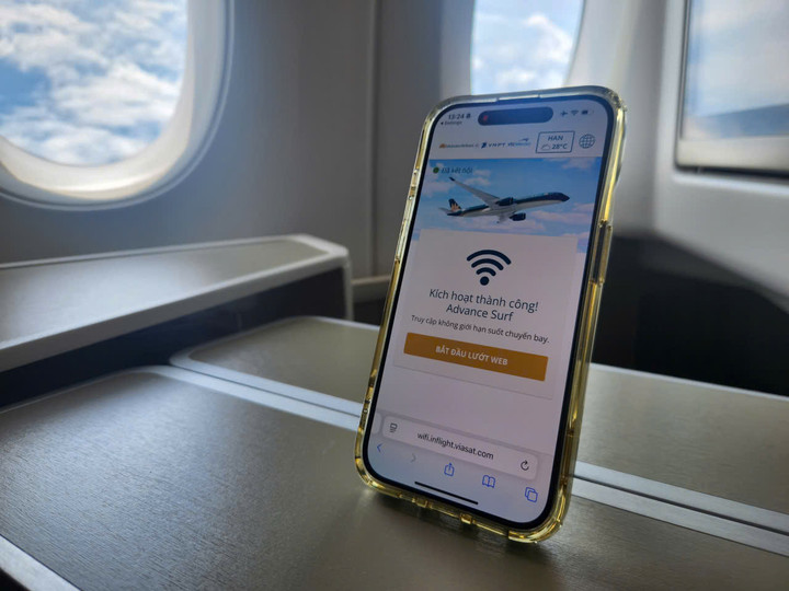 Vietnam Airlines cung cấp Internet trên máy bay sau giai đoạn thử nghiệm - Ảnh 1