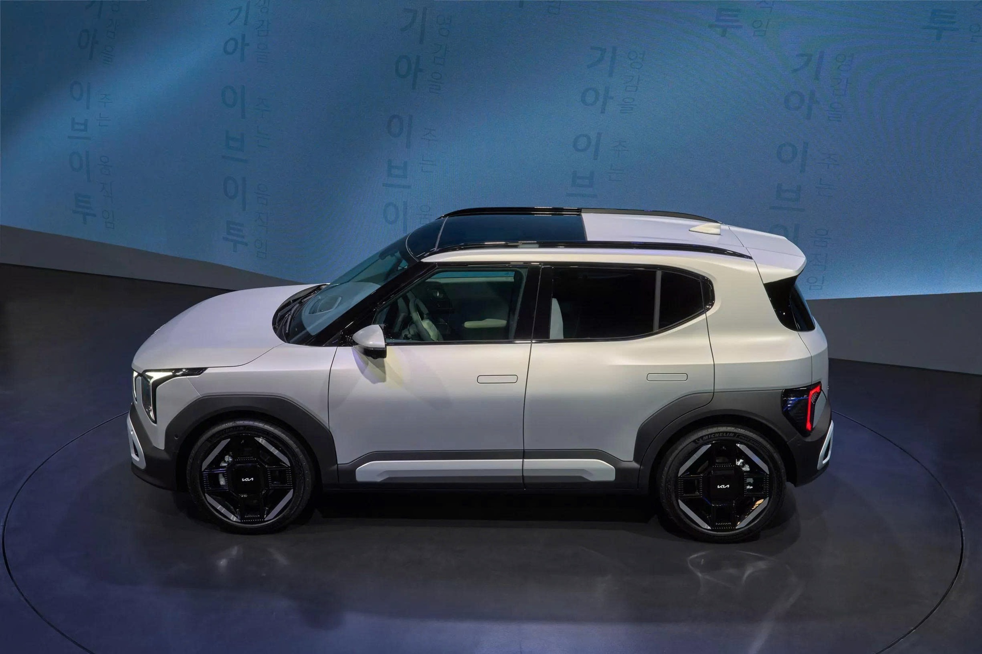 Kia EV2 ra mắt: CUV điện cùng cỡ VF 5, động cơ điện mạnh 145 mã lực, chạy TPHCM - Nha Trang không cần sạc - Ảnh 4