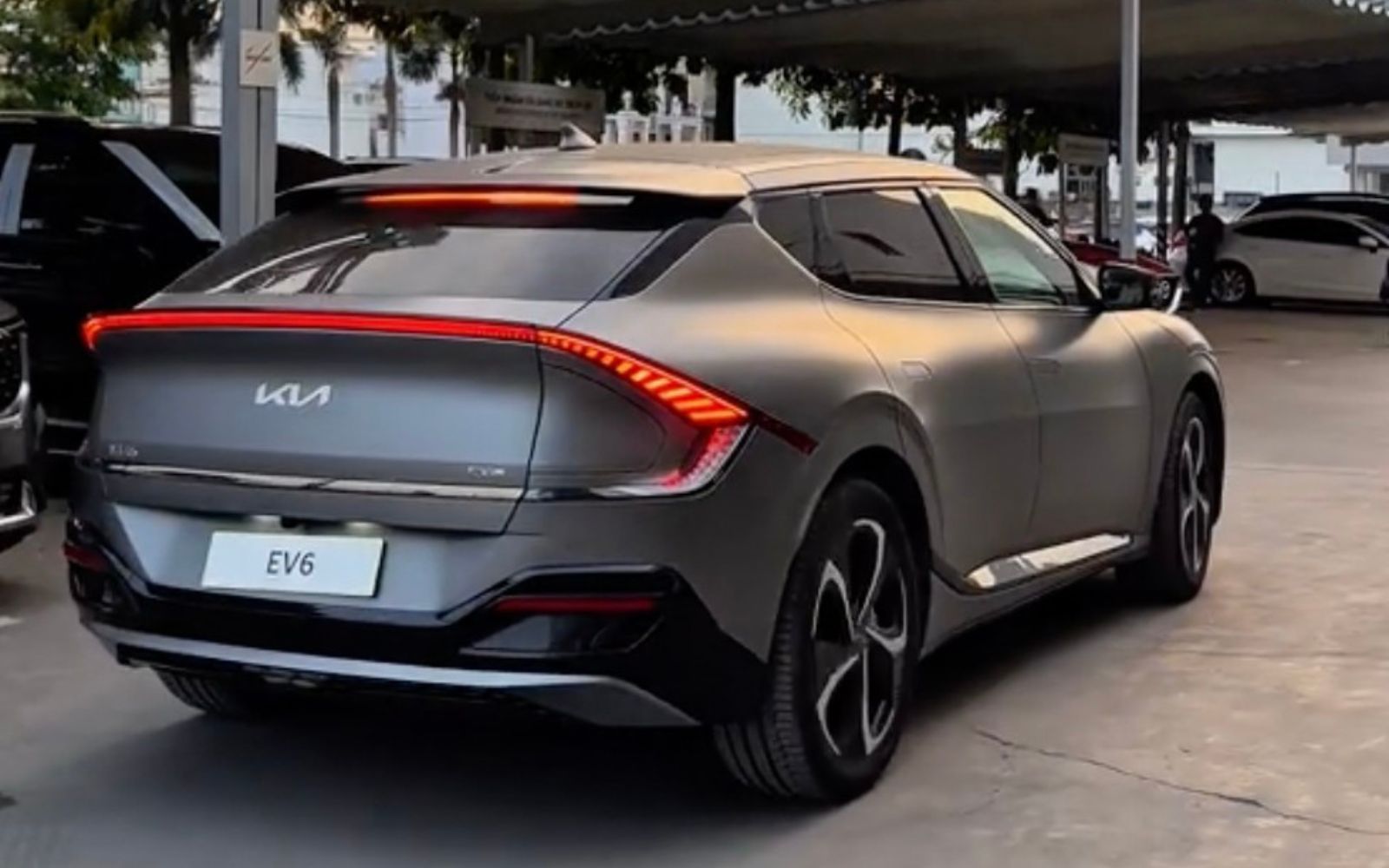 Kia EV6 duy nhất Việt Nam bất ngờ được rao bán, giá đồn đoán hơn 1,6 tỷ đồng - Ảnh 2