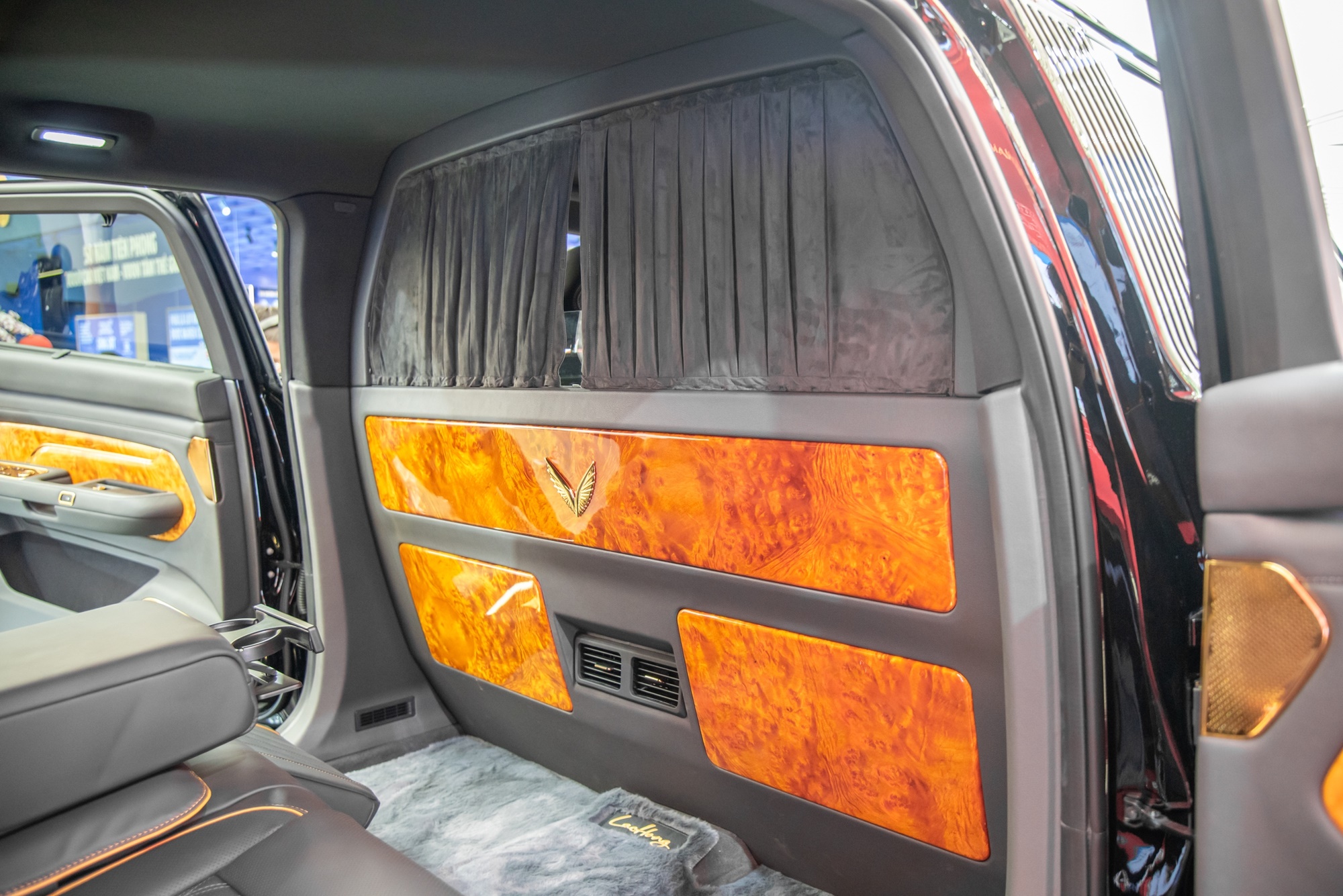 Lạc Hồng 900 LX nhận cọc tại đại lý: Bản tiêu chuẩn giá dự kiến 5 tỷ đồng, bản chống đạn giá có thể ngang Rolls-Royce Ghost - Ảnh 6