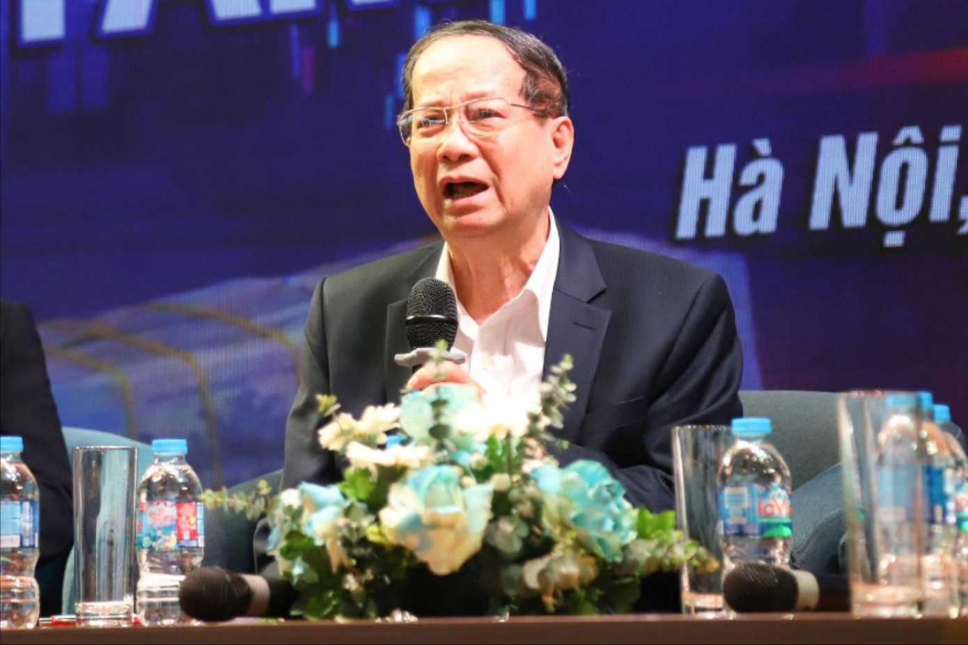 Giá vàng, bạc tăng cao do đâu? - Ảnh 2