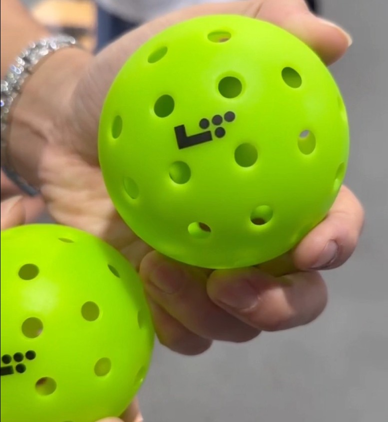Drama: Bóng Pickleball "hot hit" mới về Việt Nam nhưng dính nghi vấn bóng fake? - Ảnh 1