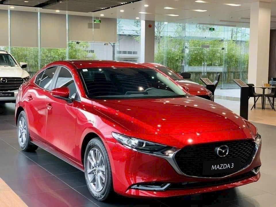 Mazda3 giảm giá tới 75 triệu tại đại lý, bản tiêu chuẩn nay xuống ngang Hyundai Accent, nhưng người mua phải chấp nhận một điều - Ảnh 2