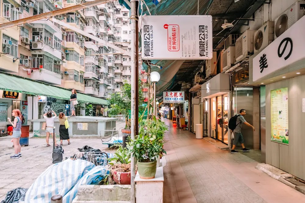 Cận cảnh khu dân cư "quái vật" giữa lòng Hong Kong - Ảnh 6