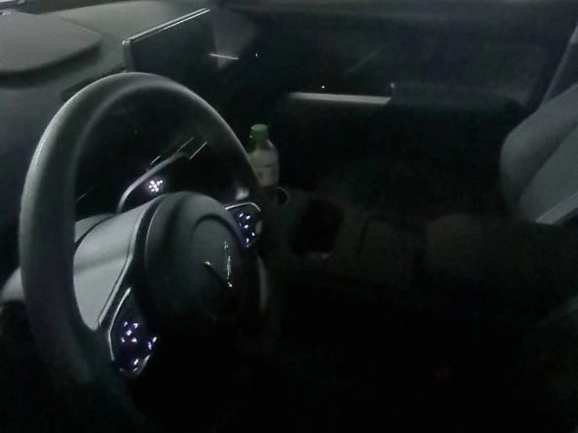 VinFast VF MPV 7 nhận cọc: Giá dự kiến 819 triệu đồng, mua sớm rẻ hơn, chênh 70 triệu với bản dịch vụ nhưng thêm loạt trang bị xịn - Ảnh 4