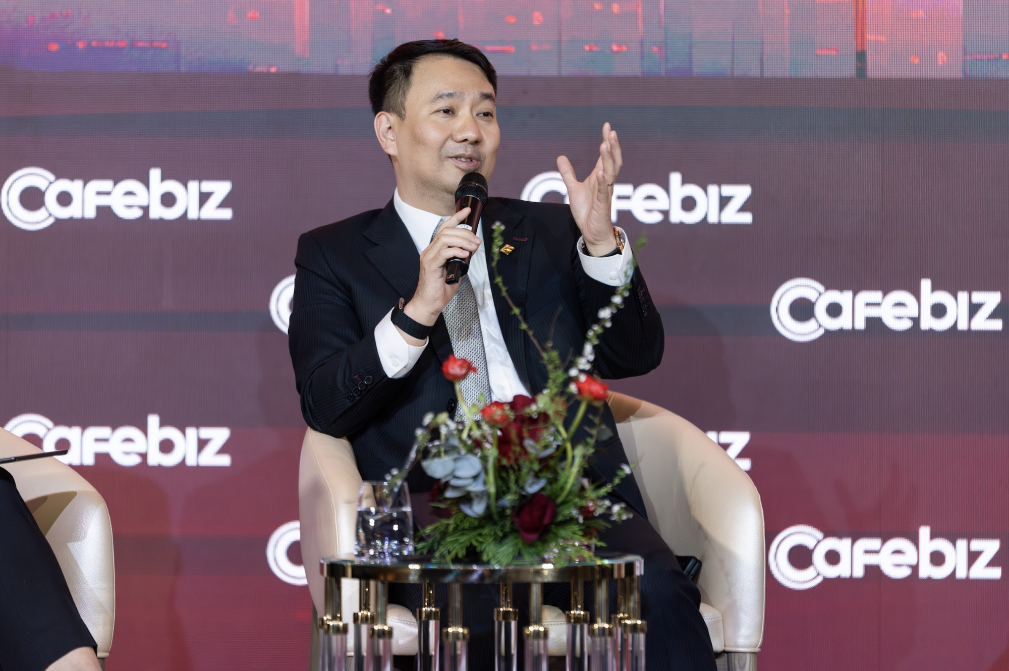 Tổng Giám đốc PNJ Lê Trí Thông cảnh báo: AI sẽ lấy đi nhiều "job", nhưng 20-30 năm tới vẫn là cuộc chơi của trí tuệ con người - Ảnh 1