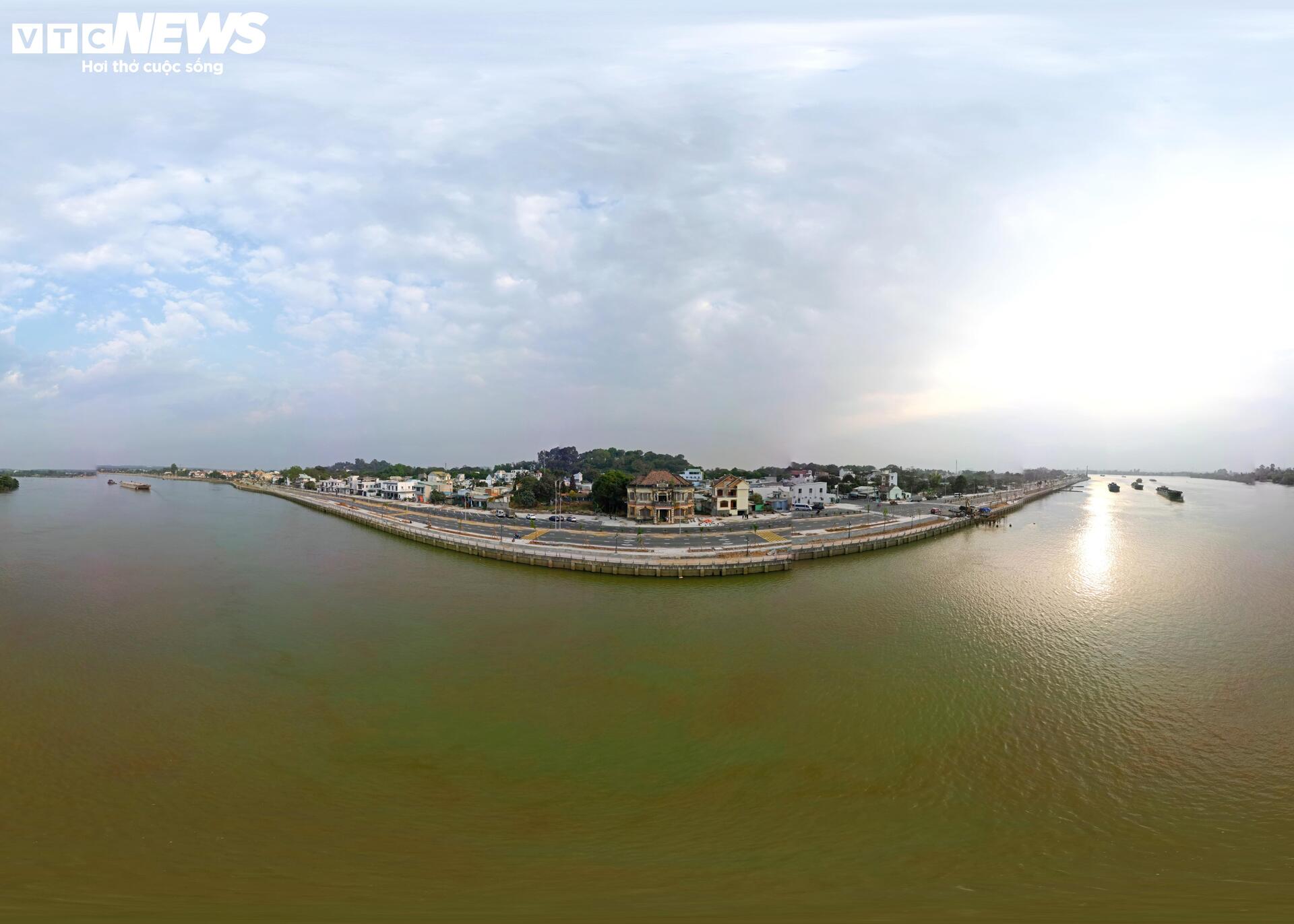 Ngắm Biệt thự hơn 100 năm ở dự án ven sông Đồng Nai trước ngày thông xe - Ảnh 1