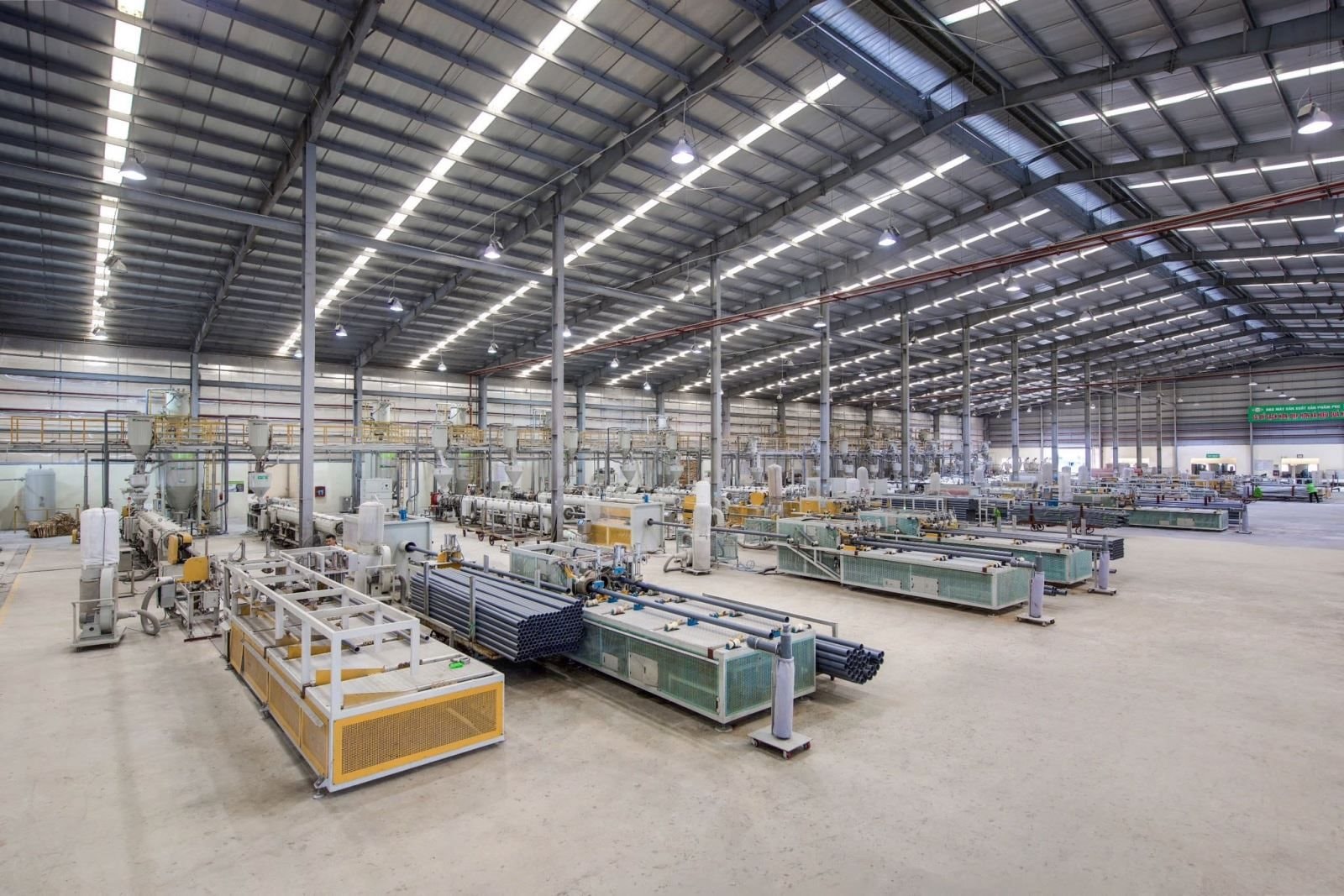 Báo lãi kỷ lục nghìn tỷ, "ông trùm" ống nhựa phía Bắc nắm lượng tiền mặt khổng lồ - Ảnh 1