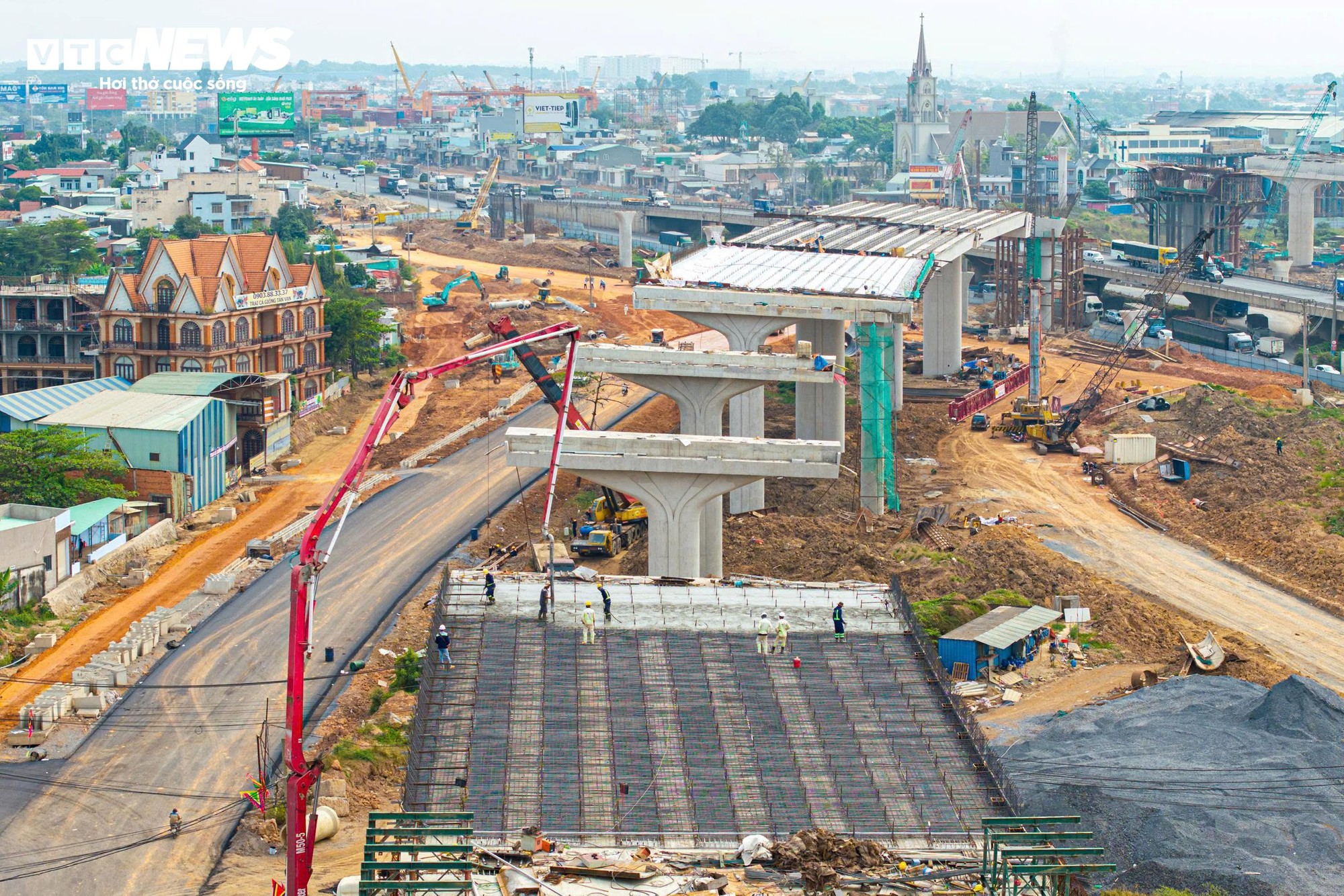 Đại công trường nút giao Tân Vạn chạy nước rút cuối năm - Ảnh 3