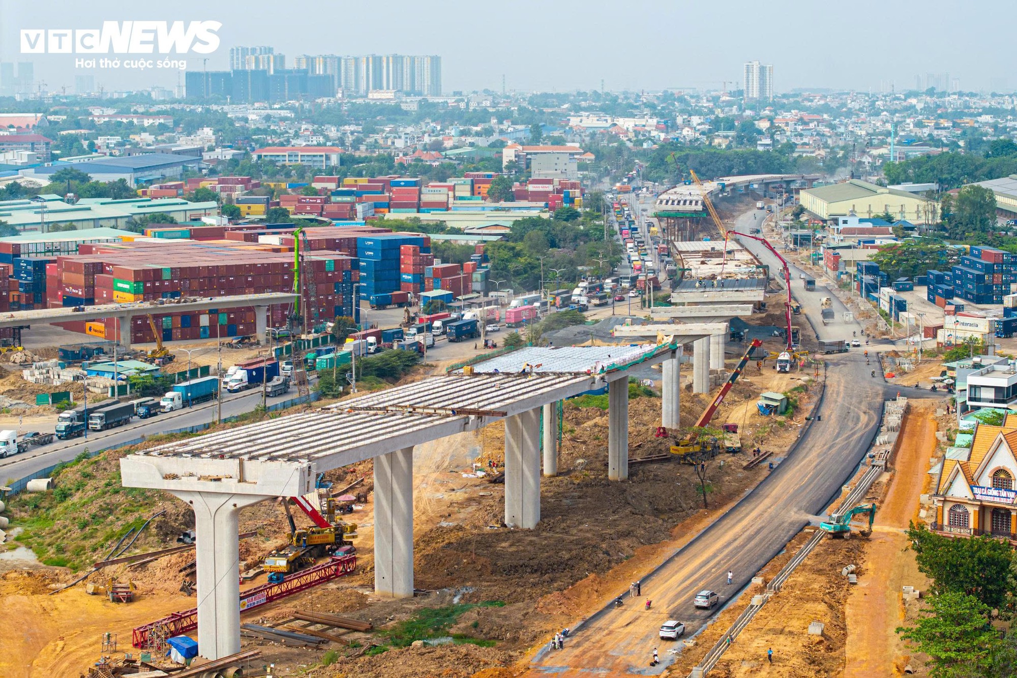 Đại công trường nút giao Tân Vạn chạy nước rút cuối năm - Ảnh 14