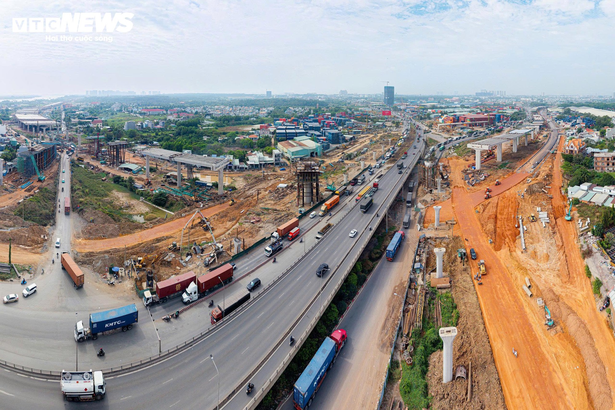 Đại công trường nút giao Tân Vạn chạy nước rút cuối năm - Ảnh 15
