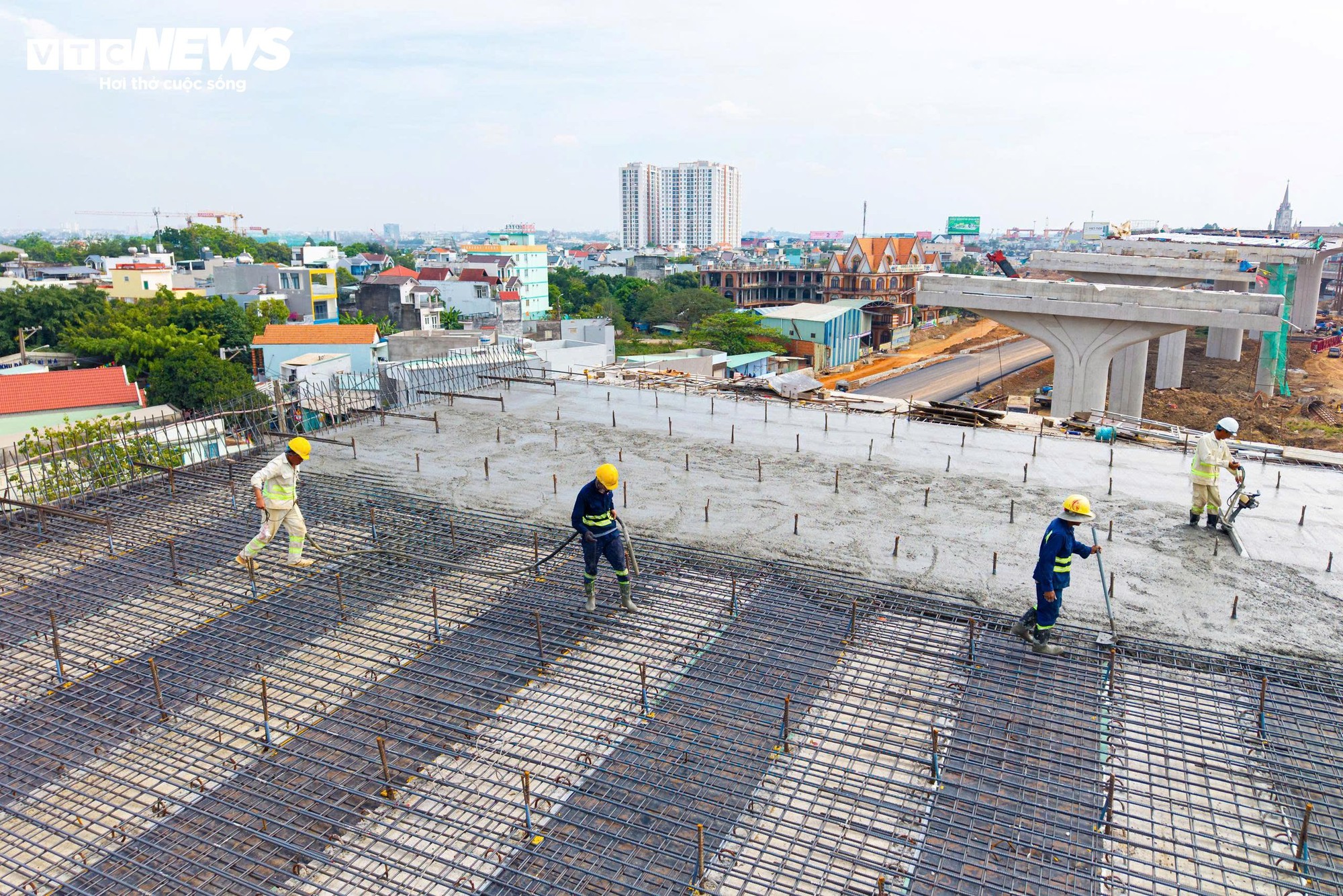 Đại công trường nút giao Tân Vạn chạy nước rút cuối năm - Ảnh 8