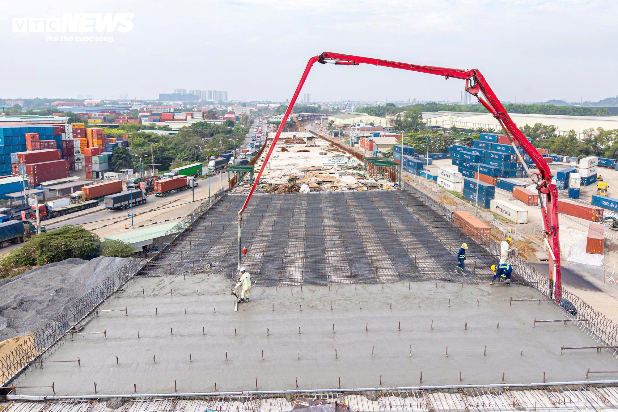 Đại công trường nút giao Tân Vạn chạy nước rút cuối năm - Ảnh 10