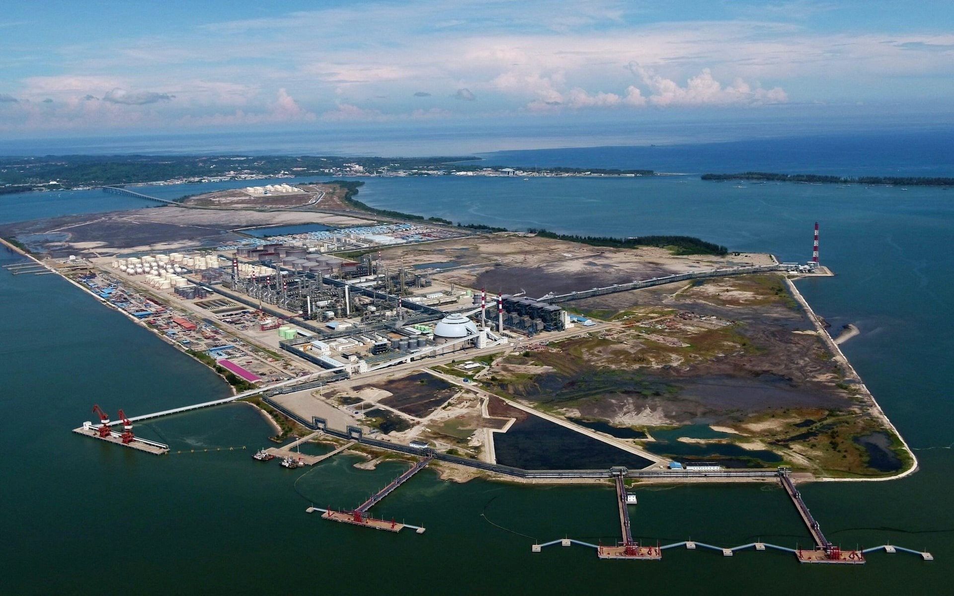 Nguồn cung dầu từ Venezuela trở nên bất định, Trung Quốc chuyển hướng sang quốc gia Đông Nam Á có trữ lượng hơn 1 tỷ thùng dầu, quyết 1 mũi tên trúng 2 đích - Ảnh 1