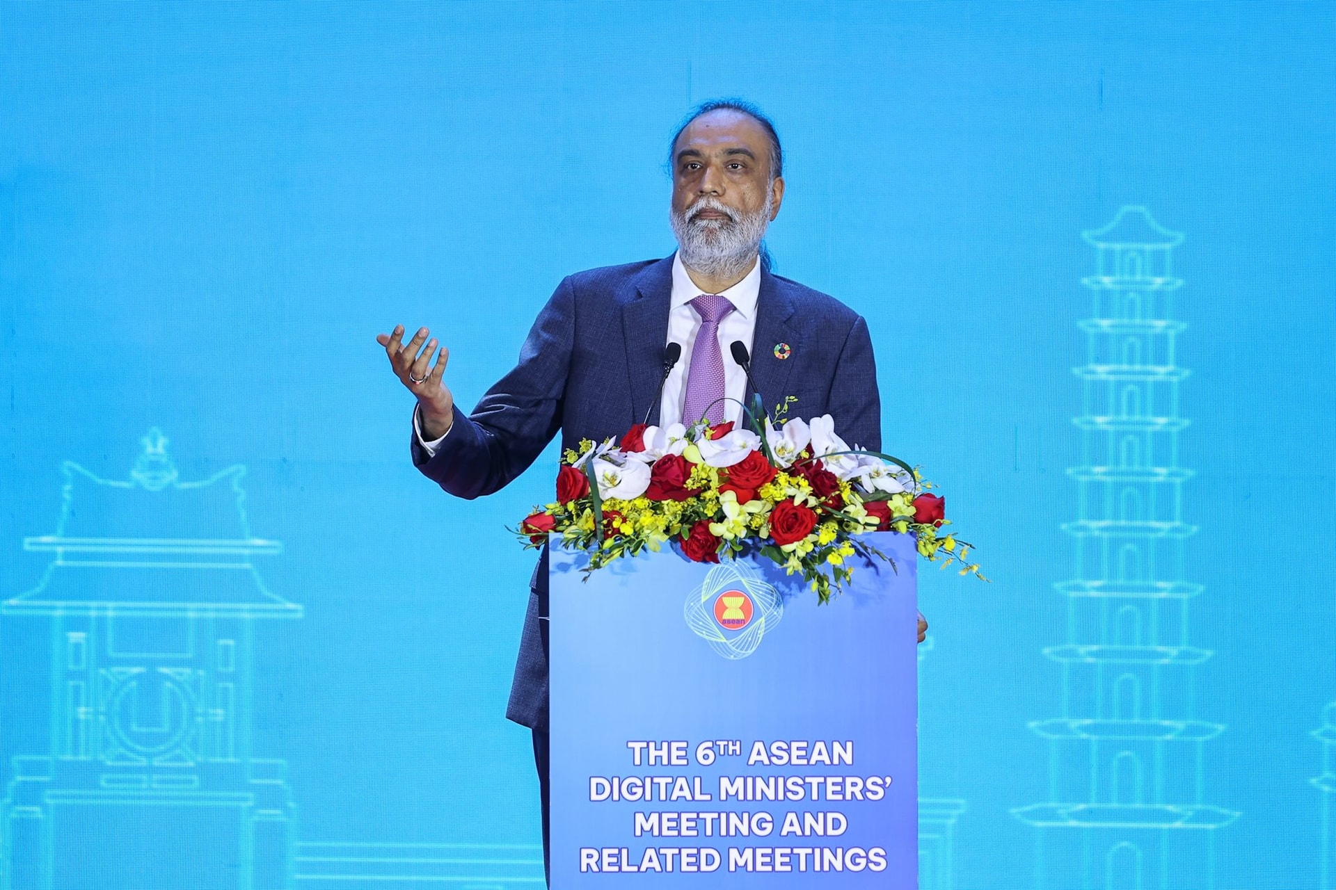 Việt Nam đang phát triển mạnh mẽ không chỉ trong ASEAN mà còn vươn tầm toàn cầu - Ảnh 1