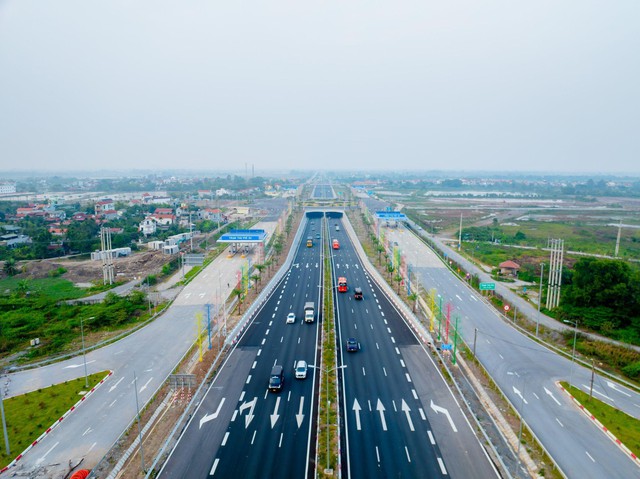 Hai bệnh viện tuyến đầu vận hành, Flora Avenue đón cư dân chất lượng cao - Ảnh 1