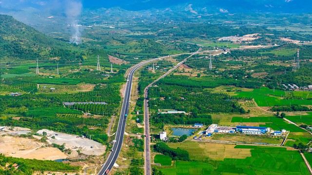 Hạ tầng “bứt phá” tạo đòn bẩy cho bất động sản Khánh Hòa - Ảnh 1