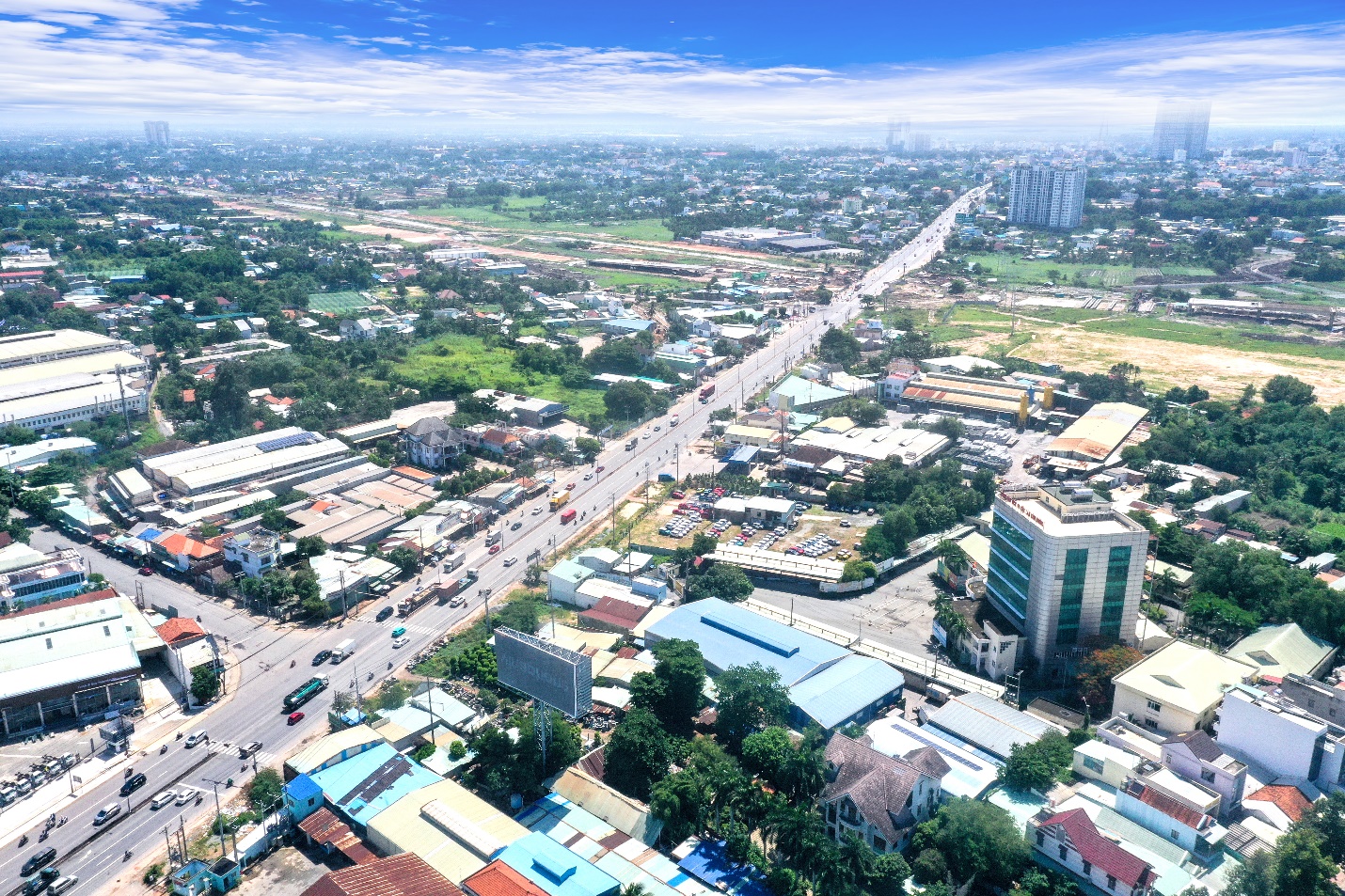 Thị trường khu Đông TP.HCM: “Thanh lọc” nguồn cung bằng chuẩn pháp lý - Ảnh 1