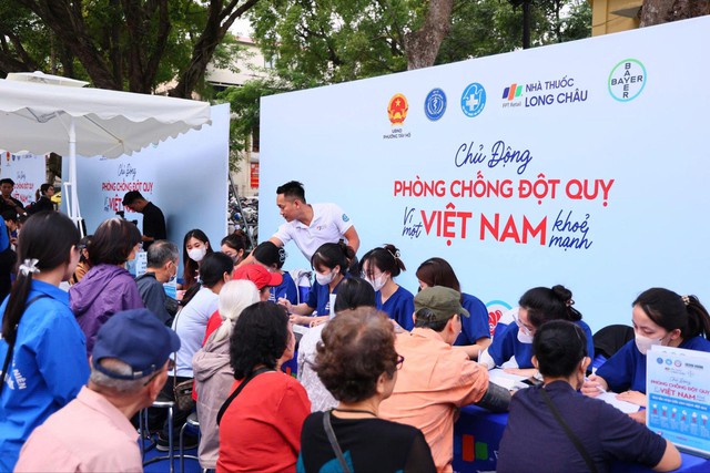Đẩy lùi đột quỵ từ chăm sóc chủ động: Long Châu triển khai chuỗi chương trình tầm soát miễn phí cho cộng đồng - Ảnh 1