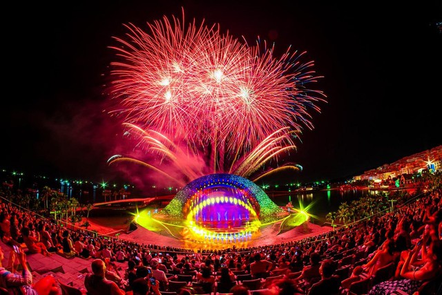 Hơn 2 năm bền bỉ thắp sáng bầu trời Phú Quốc với “thiên hà pháo hoa” - Ảnh 1