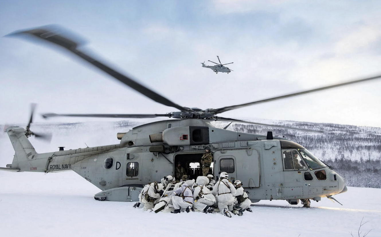 Vì ông Donald Trump, NATO tính đường triển khai quân đội tại Greenland - Ảnh 1