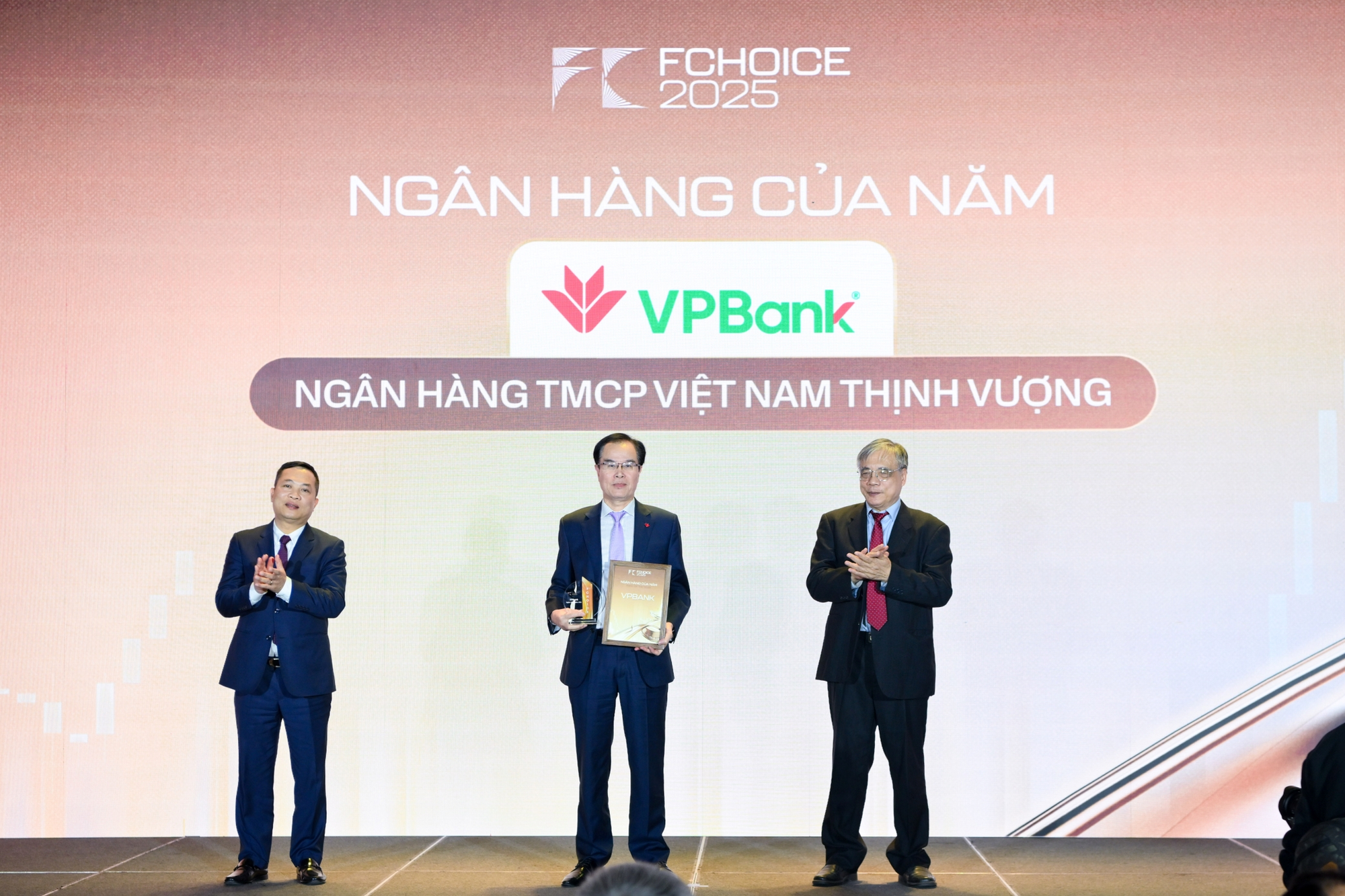 Lễ trao giải FChoice 2025: Vinh danh những thành tựu đầu tiên của Việt Nam trong Kỷ nguyên vươn mình - Ảnh 2
