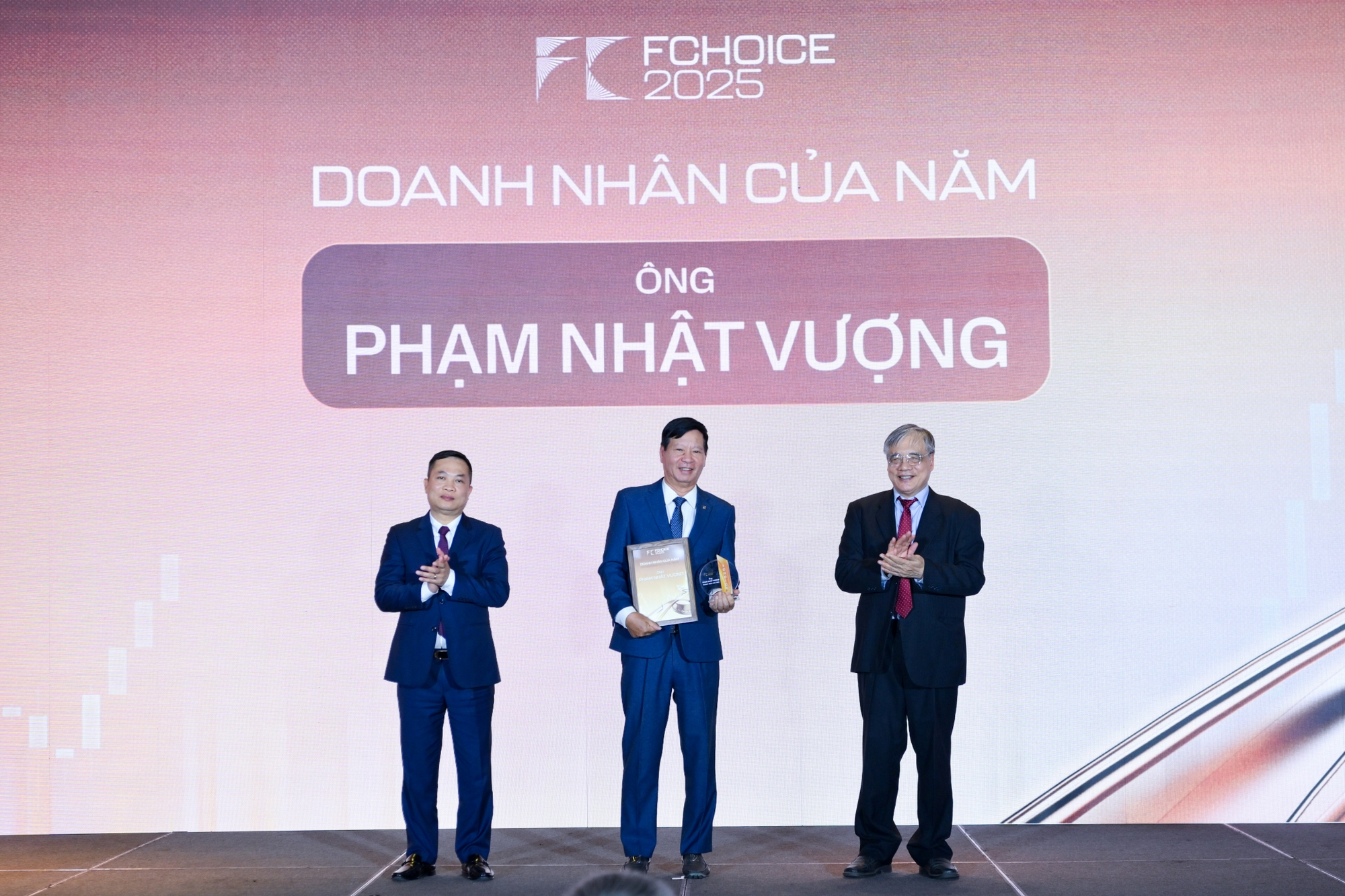 Lễ trao giải FChoice 2025: Vinh danh những thành tựu đầu tiên của Việt Nam trong Kỷ nguyên vươn mình - Ảnh 5
