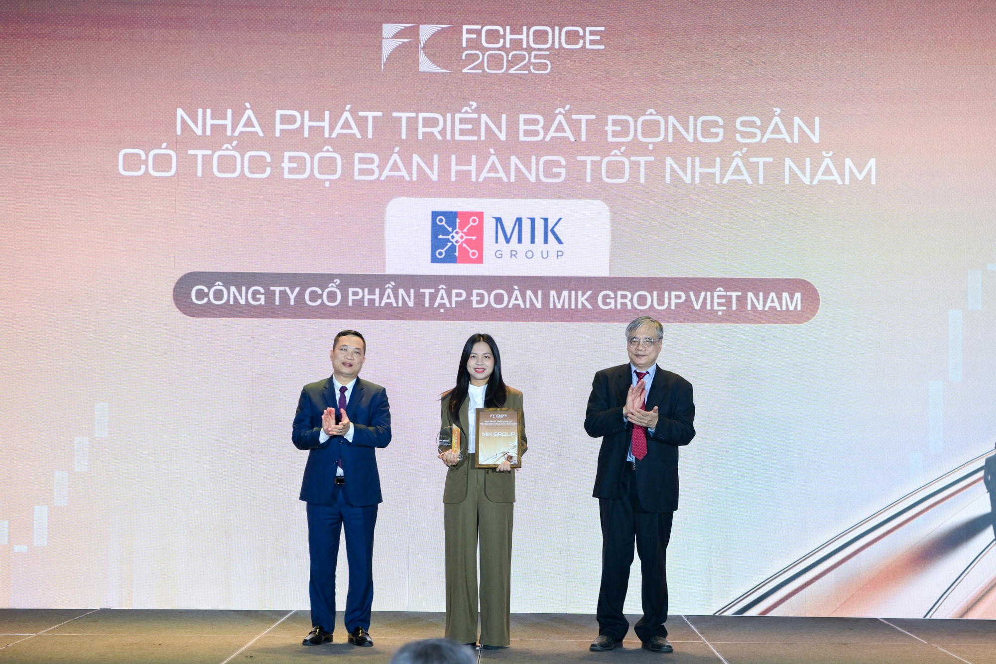 Lễ trao giải FChoice 2025: Vinh danh những thành tựu đầu tiên của Việt Nam trong Kỷ nguyên vươn mình - Ảnh 8