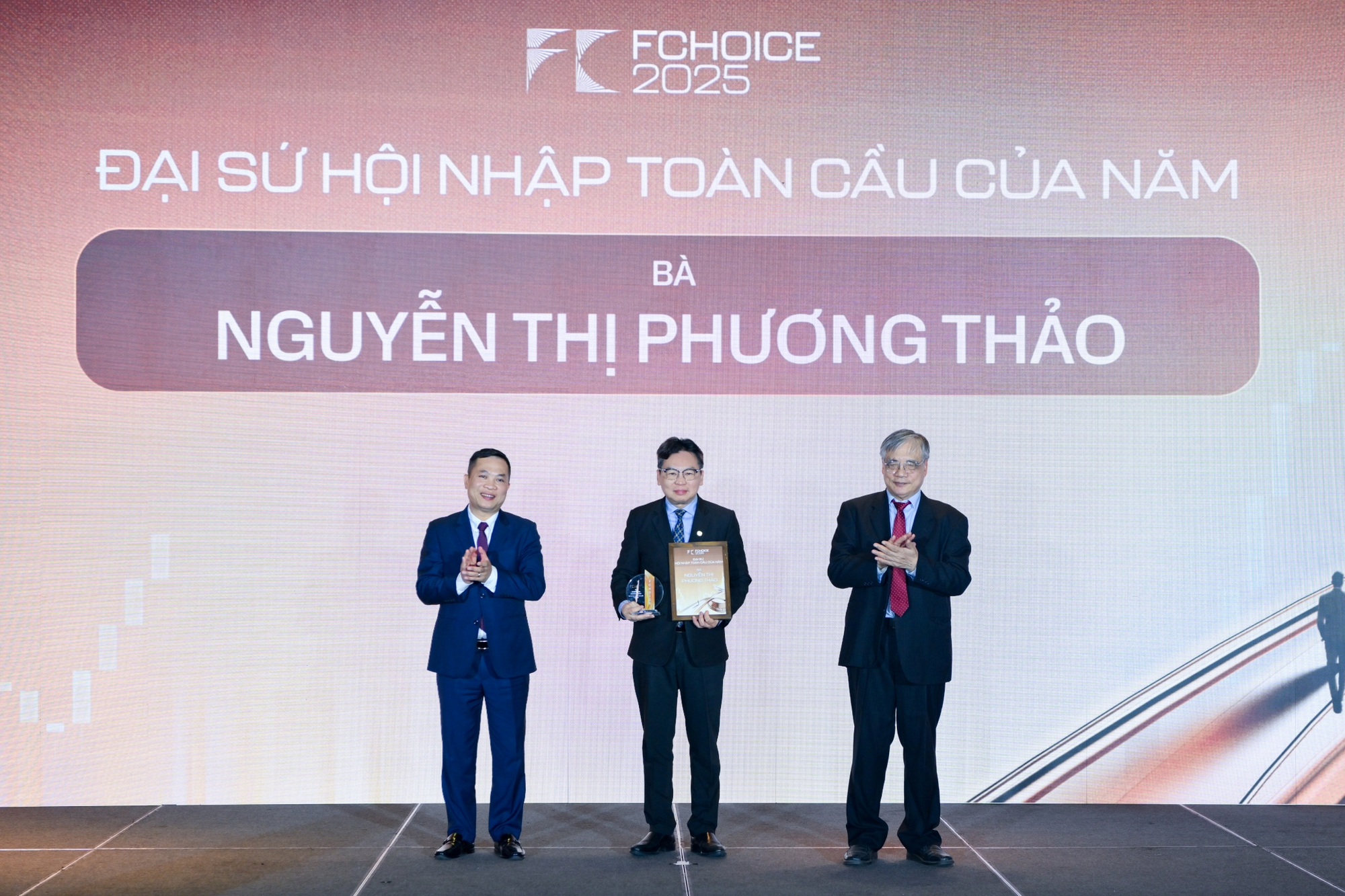 Lễ trao giải FChoice 2025: Vinh danh những thành tựu đầu tiên của Việt Nam trong Kỷ nguyên vươn mình - Ảnh 9