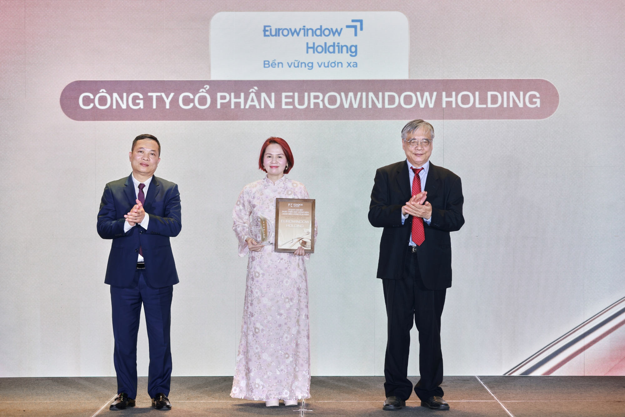 Lễ trao giải FChoice 2025: Vinh danh những thành tựu đầu tiên của Việt Nam trong Kỷ nguyên vươn mình - Ảnh 14