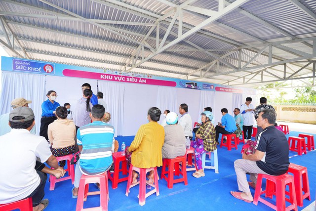 Đẩy lùi đột quỵ từ chăm sóc chủ động: Long Châu triển khai chuỗi chương trình tầm soát miễn phí cho cộng đồng - Ảnh 5