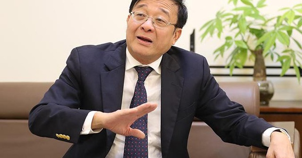 TS Nguyễn Quốc Hùng: Một khách hàng thanh toán tại showroom ô tô, hệ thống AI của ngân hàng có thể lập tức phê duyệt khoản vay trả góp - Ảnh 1