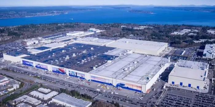 Bí mật bên trong tòa nhà lớn nhất thế giới: Là nơi sinh ra các "siêu phẩm", có hệ thời tiết riêng biệt - Ảnh 1