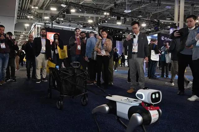 Truyền thông Trung Quốc: Robot của chúng tôi đang thống trị sự kiện công nghệ quyền lực nhất thế giới - Ảnh 2