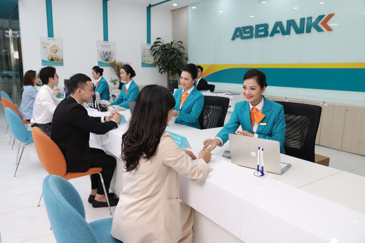ABBANK được UBCKNN chấp thuận chào bán cổ phiếu ra công chúng, tăng vốn điều lệ thêm hơn 3.100 tỷ đồng - Ảnh 1