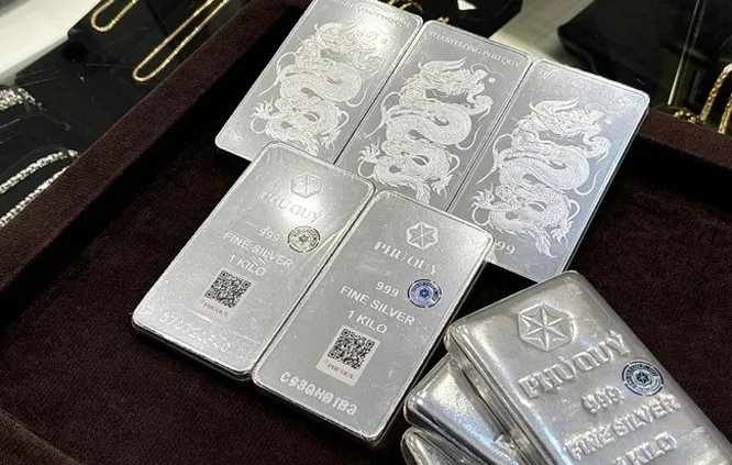 Giá bạc giảm mạnh - Ảnh 1