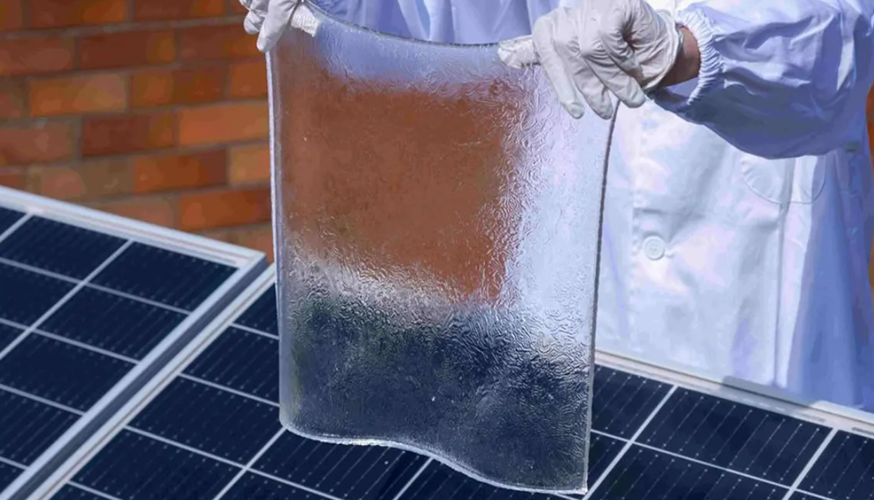 Phát minh "lớp da dẻo đổ mồ hôi" này có thể "xóa sổ" nỗi lo dai dẳng của ngành pin mặt trời toàn cầu - Ảnh 1