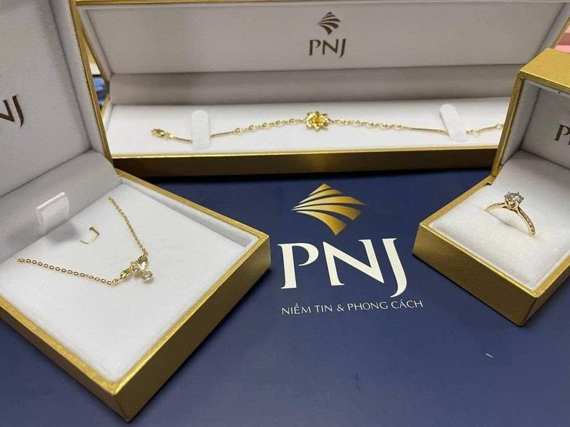 PNJ bị xử phạt hành chính do lập hóa đơn không đúng thời điểm - Ảnh 1