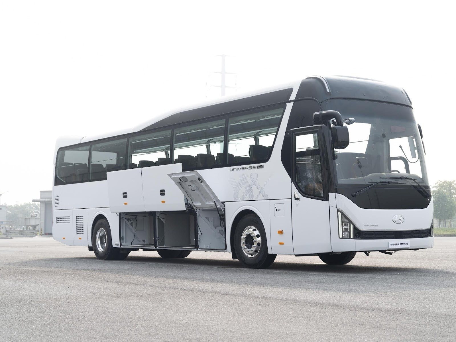 Xe khách 47 chỗ Hyundai Universe Prestige, giá từ 4,5 tỷ ra mắt tại Việt Nam - Ảnh 3